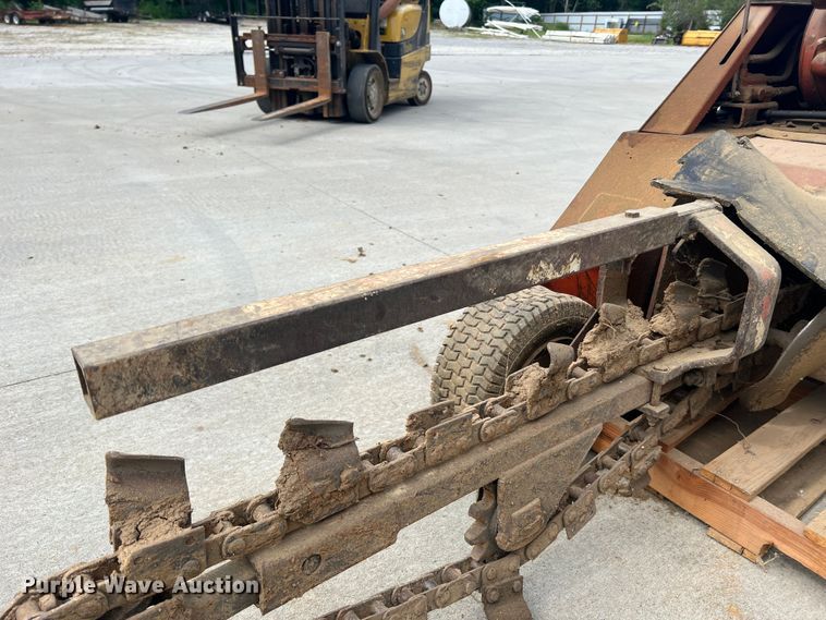 image for item KC9875 Ditch Witch 1420  trencher