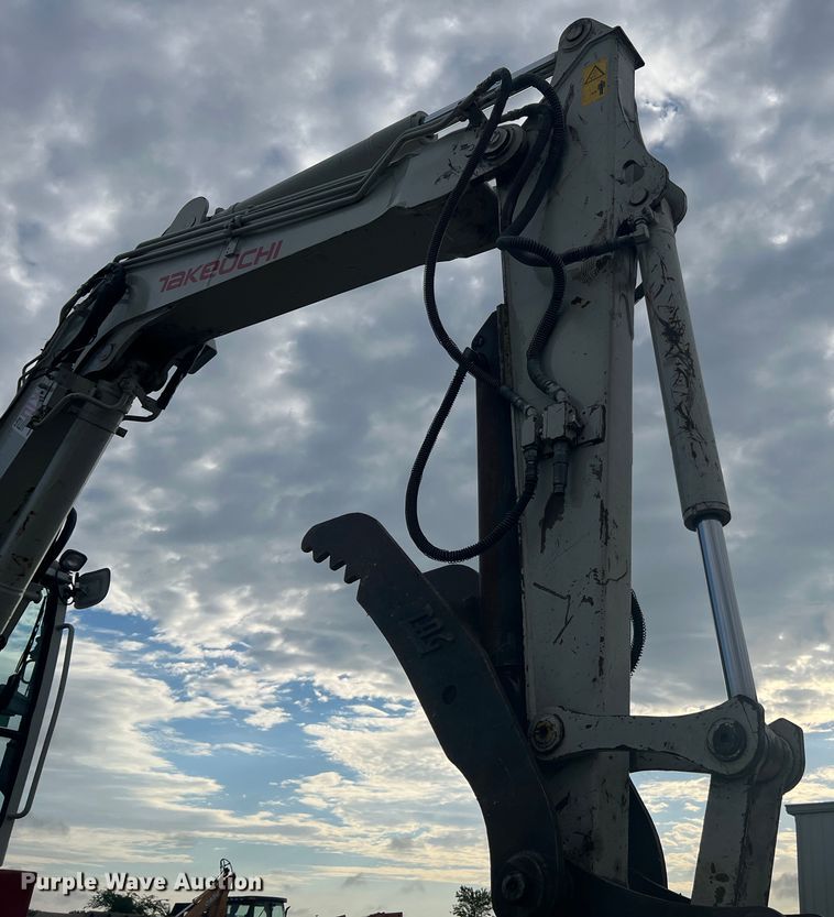 image for item KC9879 2008 Takeuchi TB180FR  excavator