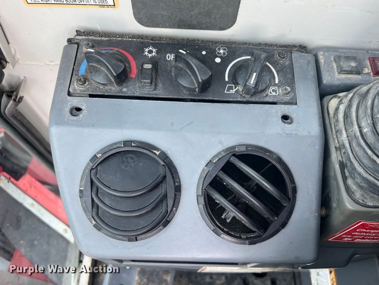 image for item KC9879 2008 Takeuchi TB180FR  excavator