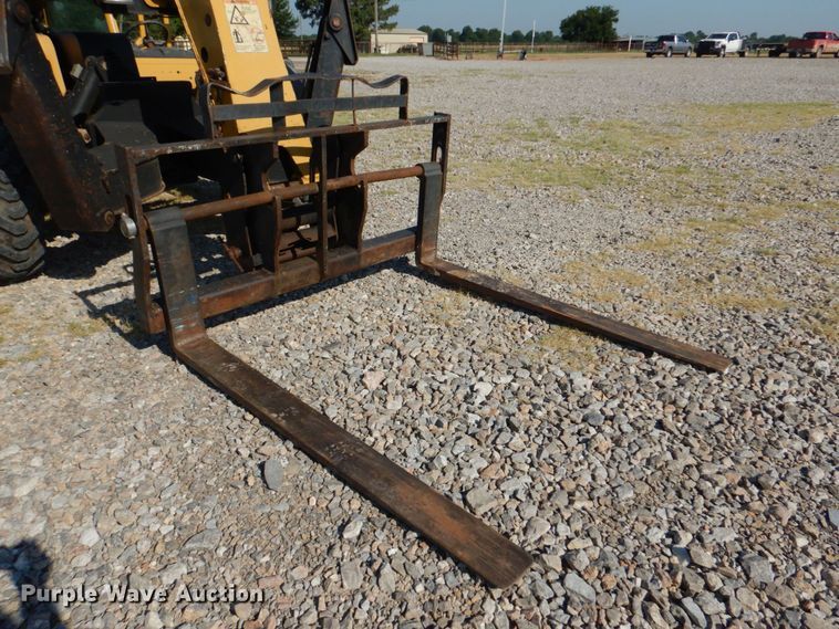 image for item KJ9859 2008 Caterpillar TL943  telehandler