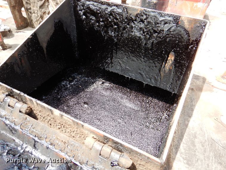 image for item KN9819 2011 Crafco E-Z 1000  melter applicator