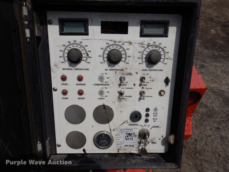 image for item KN9819 2011 Crafco E-Z 1000  melter applicator