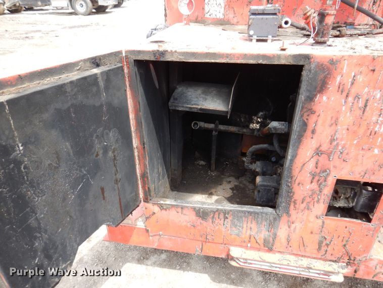 image for item KN9819 2011 Crafco E-Z 1000  melter applicator