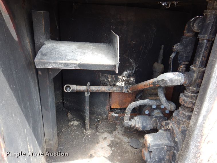 image for item KN9819 2011 Crafco E-Z 1000  melter applicator