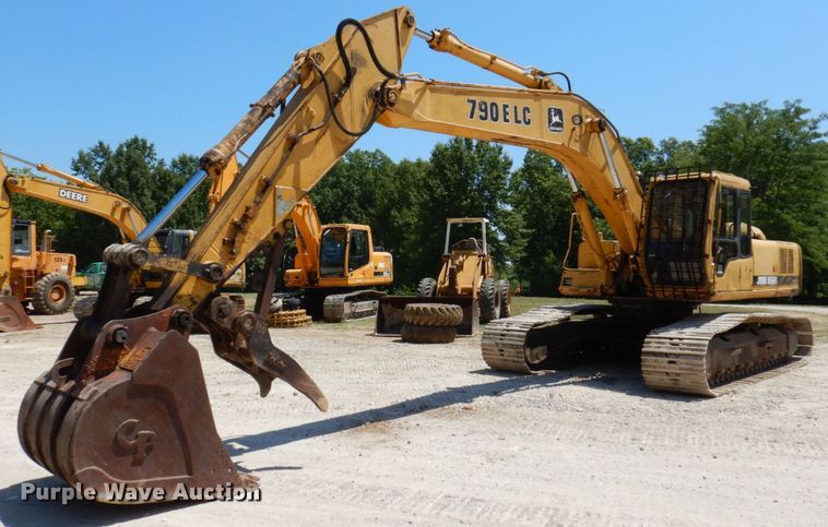 image for item KR9200 1997 John Deere 790ELC  excavator