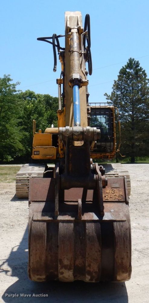 image for item KR9200 1997 John Deere 790ELC  excavator