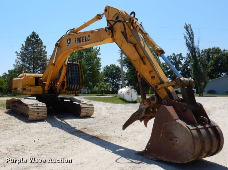 image for item KR9200 1997 John Deere 790ELC  excavator