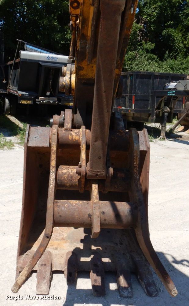 image for item KR9200 1997 John Deere 790ELC  excavator