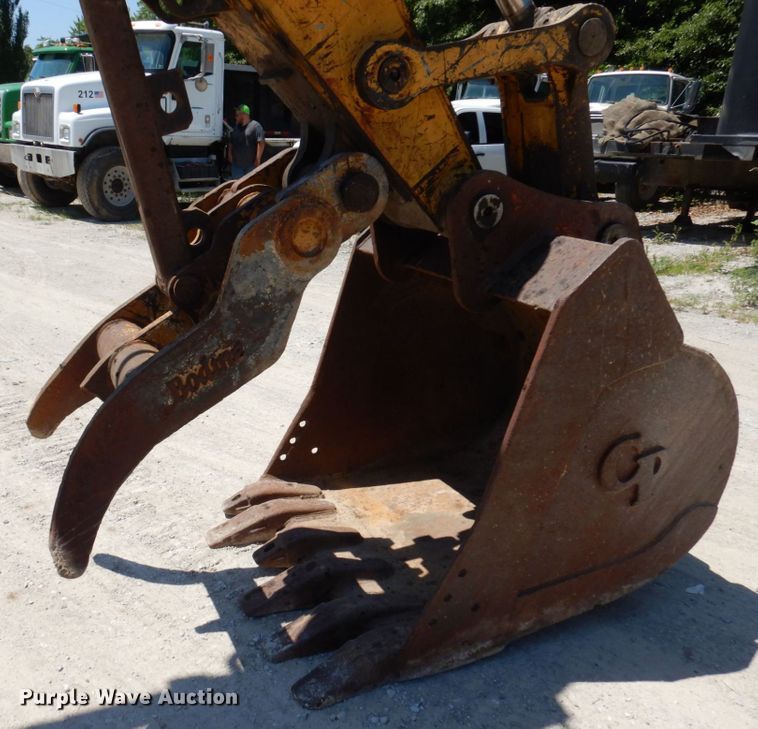 image for item KR9200 1997 John Deere 790ELC  excavator