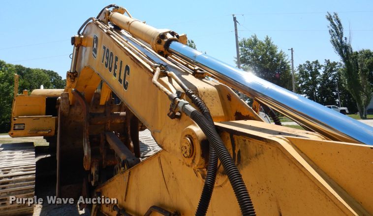 image for item KR9200 1997 John Deere 790ELC  excavator