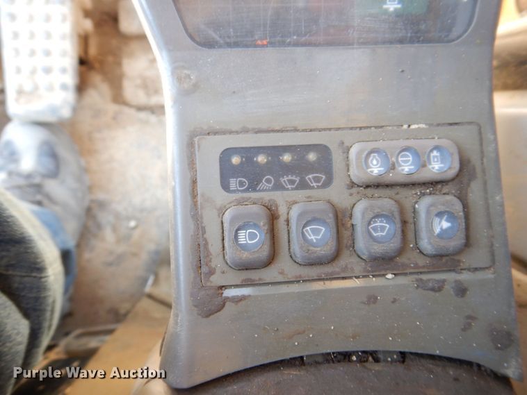 image for item KR9200 1997 John Deere 790ELC  excavator