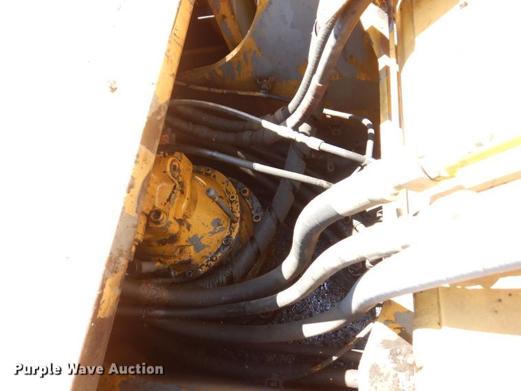 image for item KR9200 1997 John Deere 790ELC  excavator