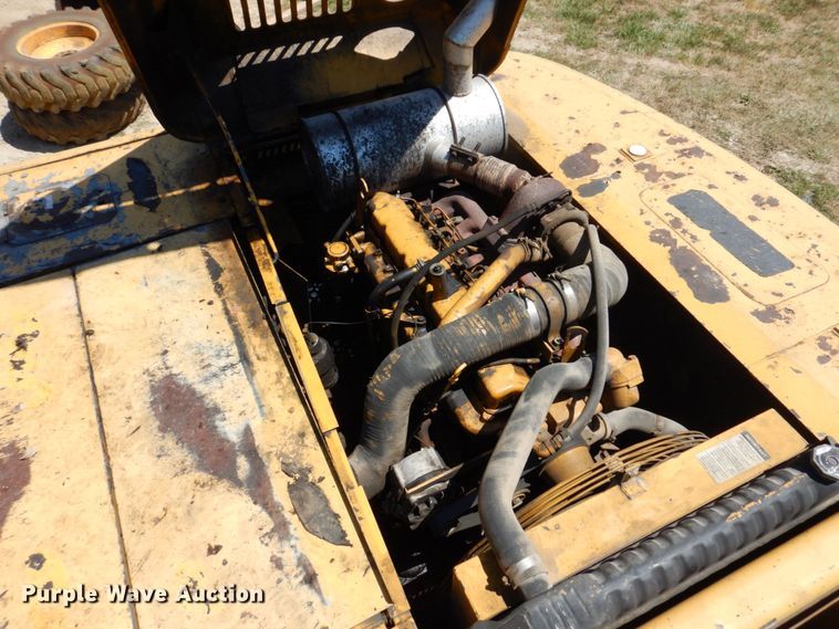 image for item KR9200 1997 John Deere 790ELC  excavator