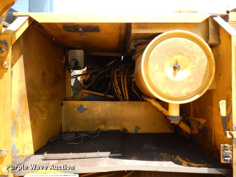 image for item KR9200 1997 John Deere 790ELC  excavator