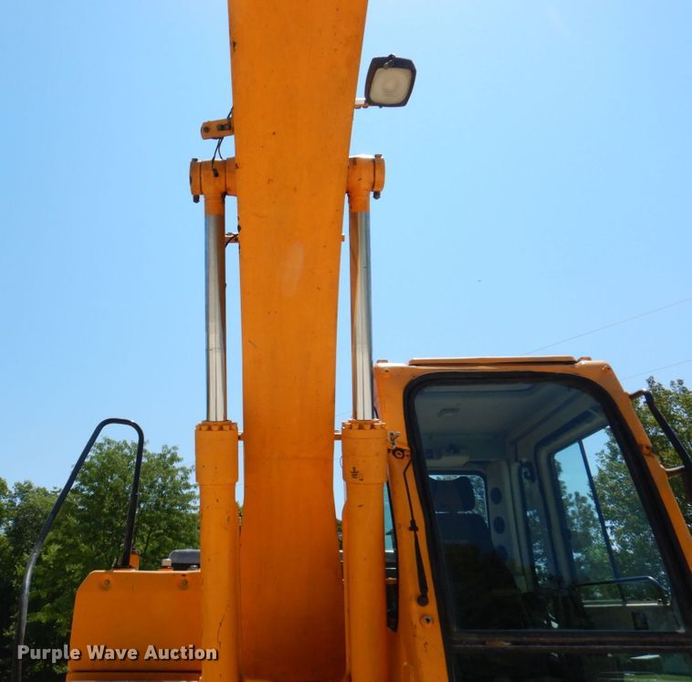 image for item KR9201 2005 Hyundai Robex 160LC-7  excavator