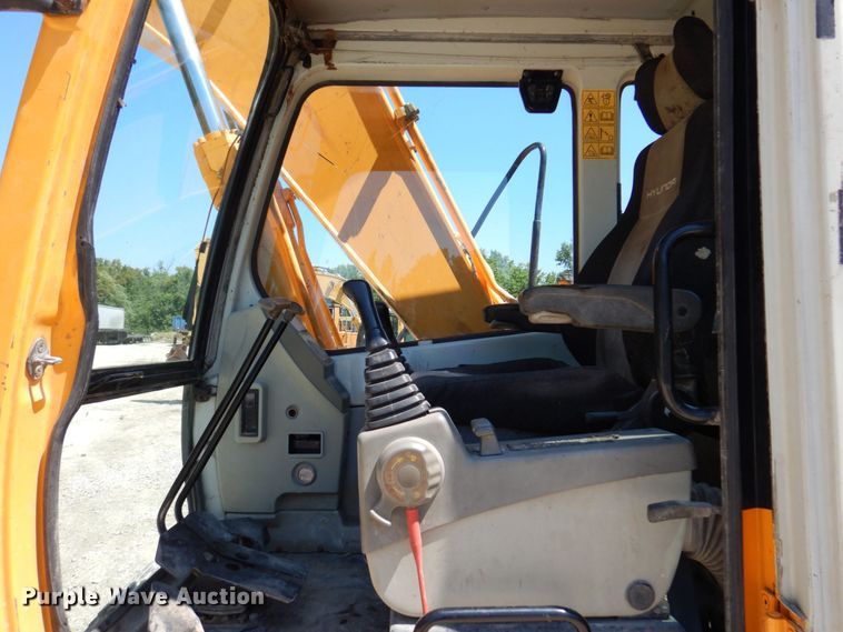 image for item KR9201 2005 Hyundai Robex 160LC-7  excavator