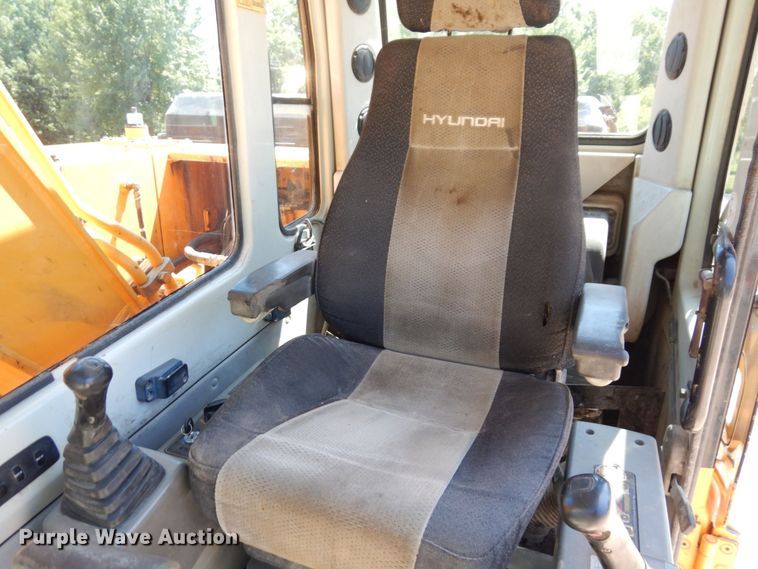 image for item KR9201 2005 Hyundai Robex 160LC-7  excavator