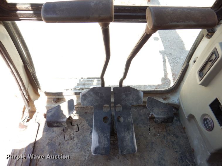 image for item KR9201 2005 Hyundai Robex 160LC-7  excavator