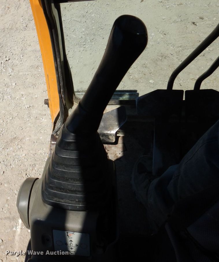 image for item KR9201 2005 Hyundai Robex 160LC-7  excavator