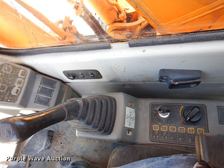 image for item KR9201 2005 Hyundai Robex 160LC-7  excavator