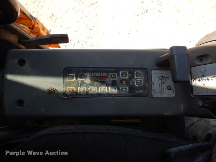 image for item KR9201 2005 Hyundai Robex 160LC-7  excavator
