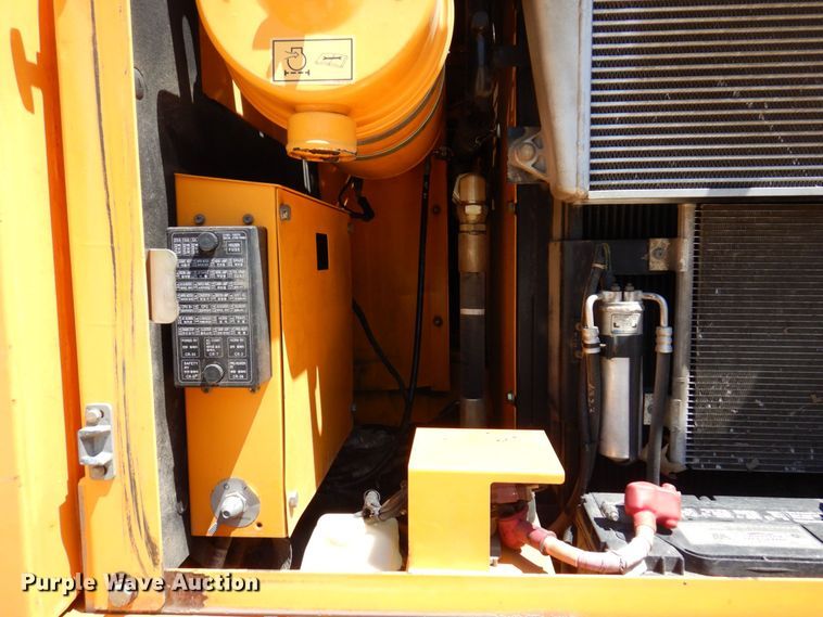 image for item KR9201 2005 Hyundai Robex 160LC-7  excavator