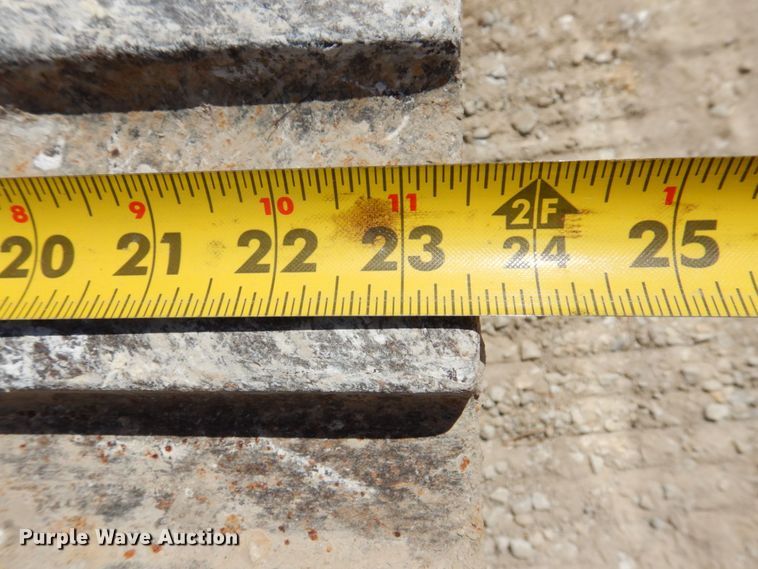 image for item KR9201 2005 Hyundai Robex 160LC-7  excavator