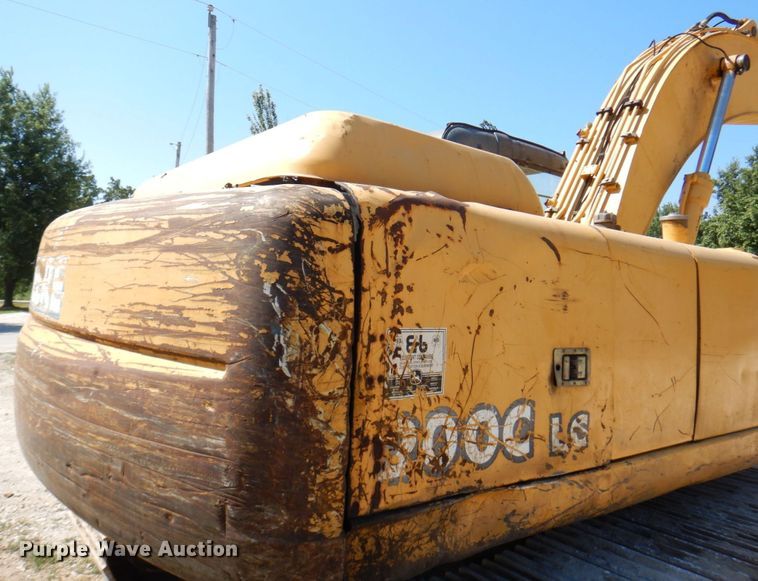 image for item KR9203 2004 John Deere 200C-LC  excavator