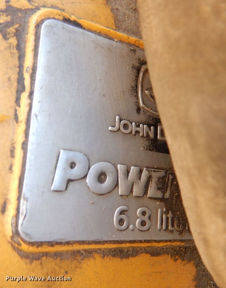 image for item KR9203 2004 John Deere 200C-LC  excavator