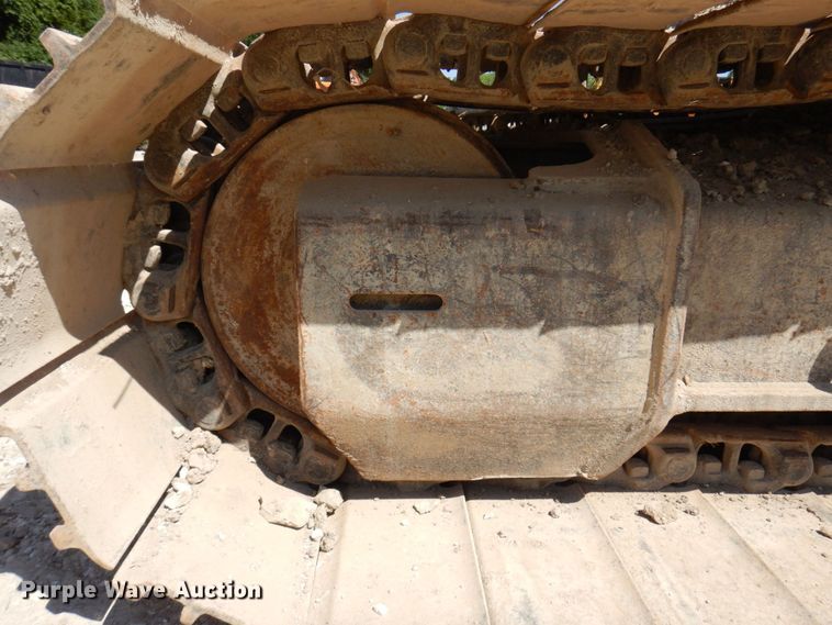 image for item KR9203 2004 John Deere 200C-LC  excavator