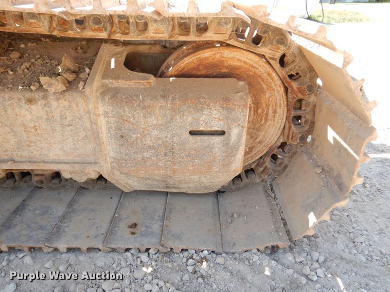 image for item KR9203 2004 John Deere 200C-LC  excavator