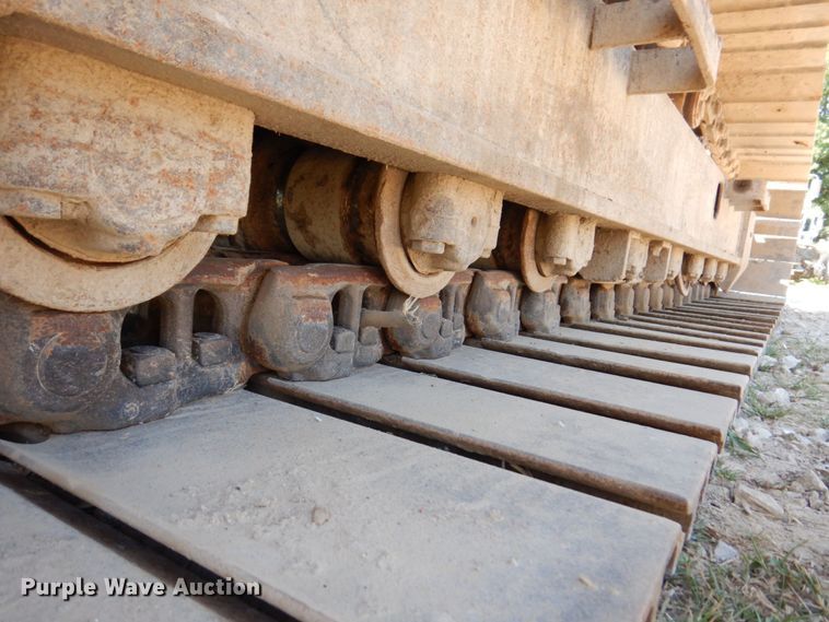 image for item KR9203 2004 John Deere 200C-LC  excavator