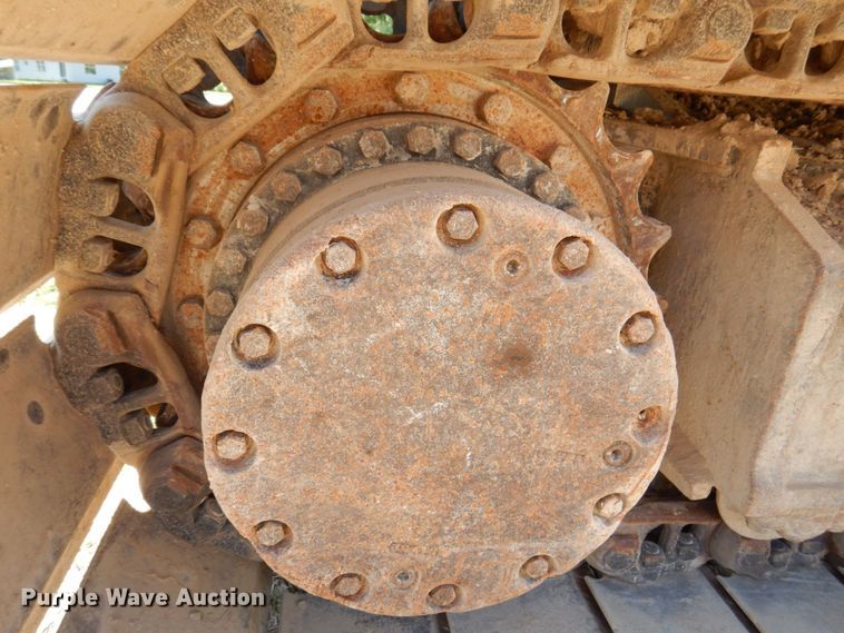 image for item KR9203 2004 John Deere 200C-LC  excavator