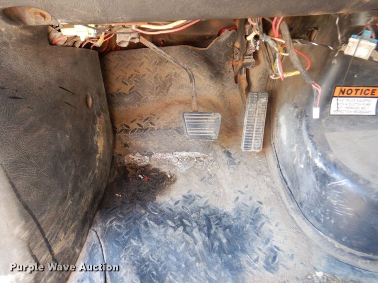 image for item KR9208 2003 GMC C4500  dump flatbed truck