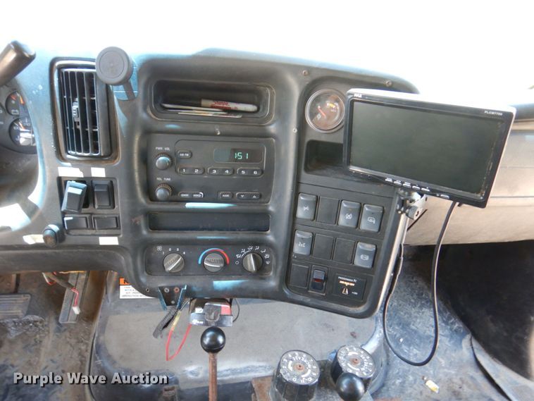 image for item KR9208 2003 GMC C4500  dump flatbed truck