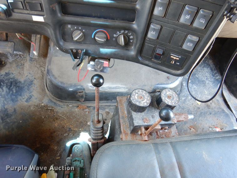 image for item KR9208 2003 GMC C4500  dump flatbed truck