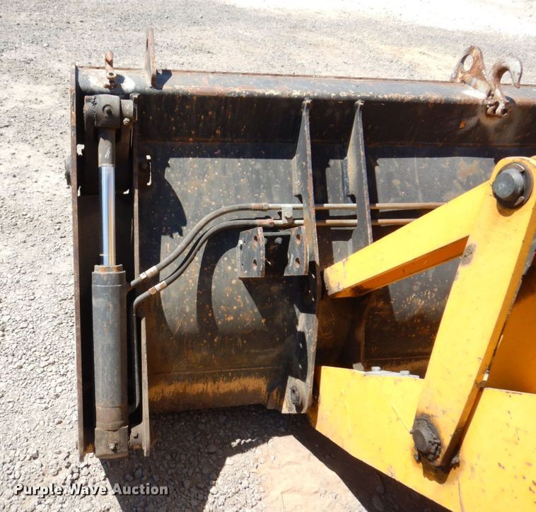 image for item KR9209 2004 JCB 215  backhoe