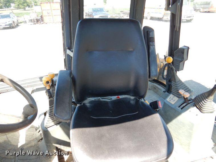 image for item KR9210 1994 JCB 215  backhoe