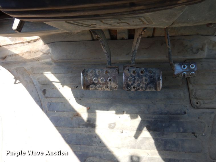 image for item KR9210 1994 JCB 215  backhoe