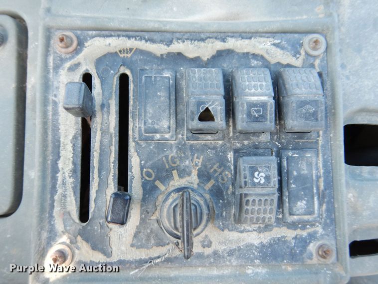 image for item KR9210 1994 JCB 215  backhoe