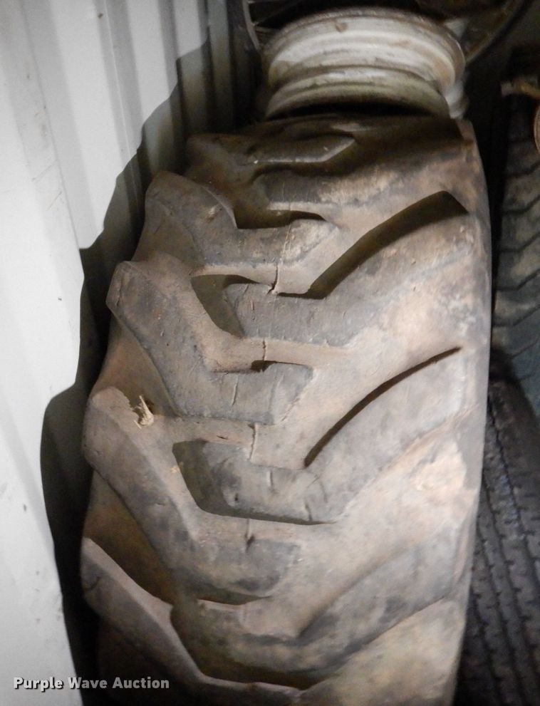 image for item KR9210 1994 JCB 215  backhoe