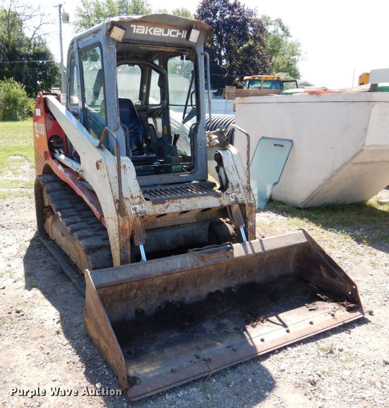 image for item KR9211 2004 Takeuchi TL130  tracked skid steer loader
