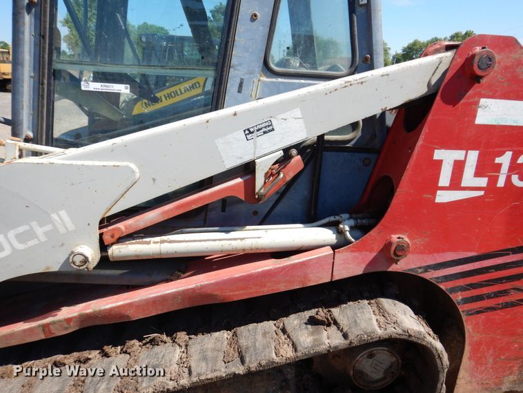 image for item KR9211 2004 Takeuchi TL130  tracked skid steer loader