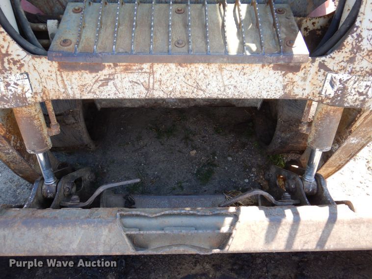 image for item KR9211 2004 Takeuchi TL130  tracked skid steer loader