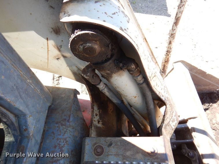 image for item KR9211 2004 Takeuchi TL130  tracked skid steer loader