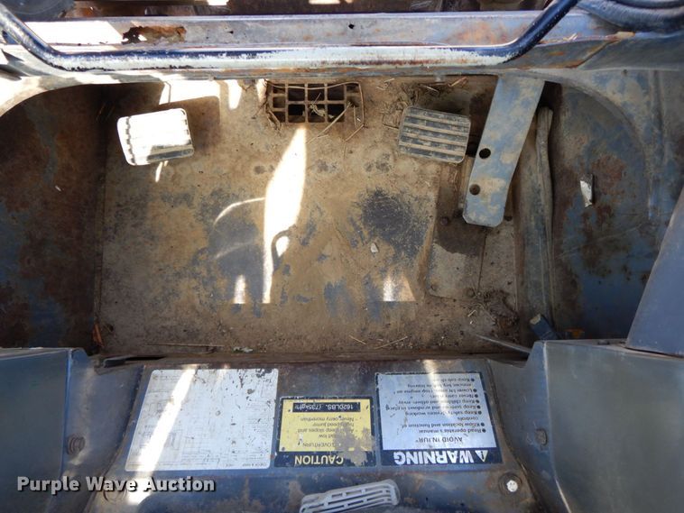 image for item KR9211 2004 Takeuchi TL130  tracked skid steer loader