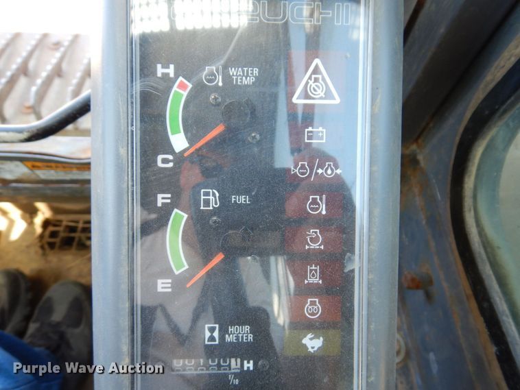 image for item KR9211 2004 Takeuchi TL130  tracked skid steer loader