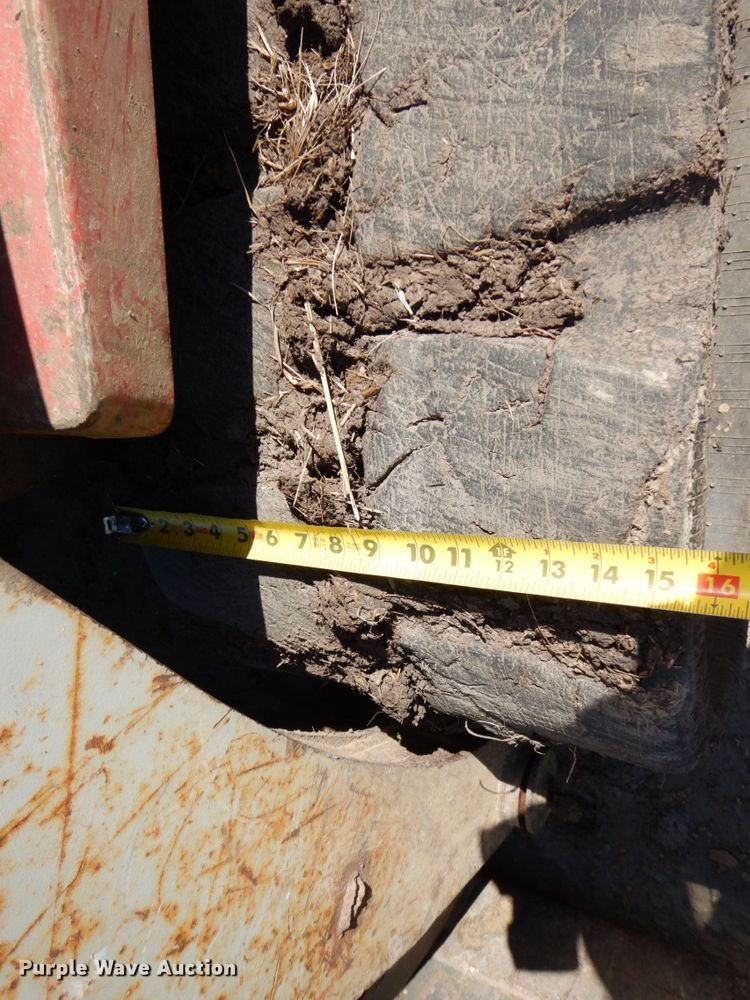 image for item KR9211 2004 Takeuchi TL130  tracked skid steer loader