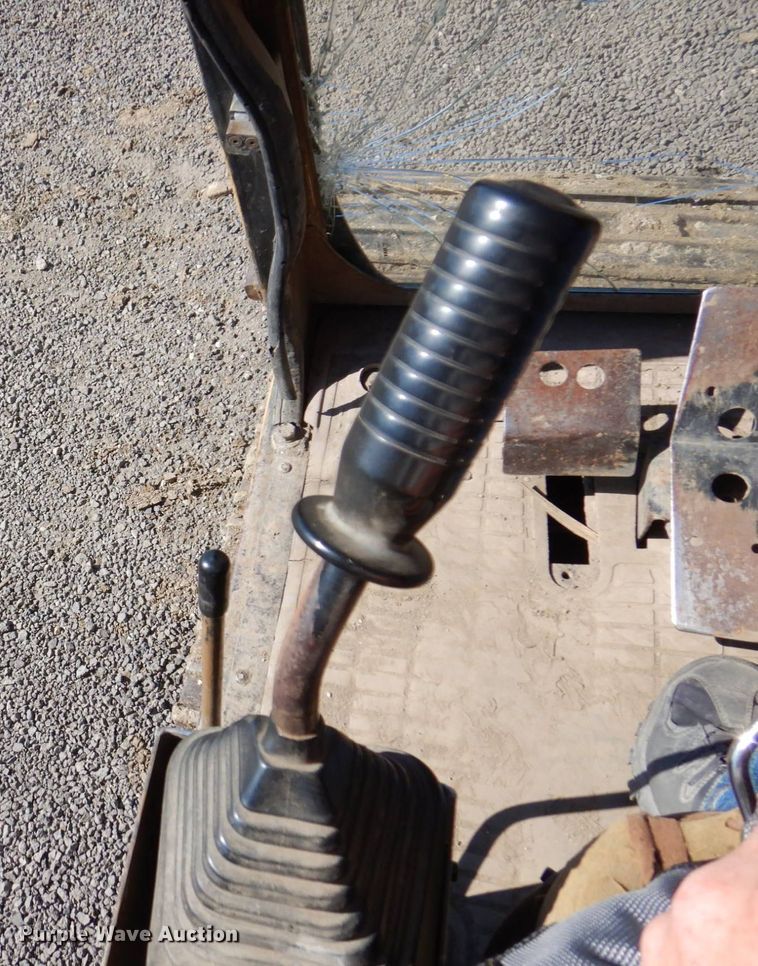 image for item KR9212 1989 Caterpillar E120B  excavator