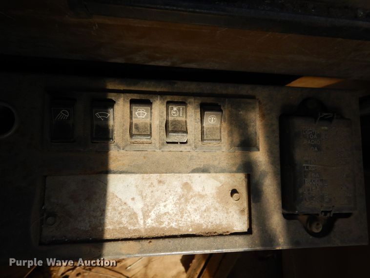 image for item KR9212 1989 Caterpillar E120B  excavator